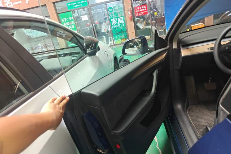 Used Tesla Model Y 2021 Long-Range All-Wheel-Drive Version 3D7
