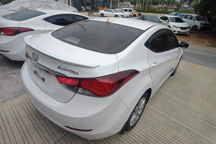 Used Hyundai Elantra 2016 1.6L Automatic Smart Version
