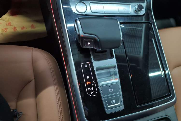 Used Audi Q7 2020 55 TFSI quattro S line sports model