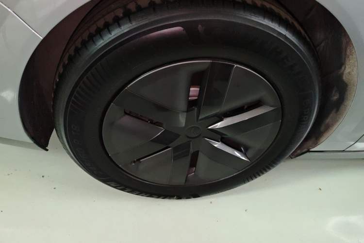 Used Li Auto MEGA 2024 Ultra Model
