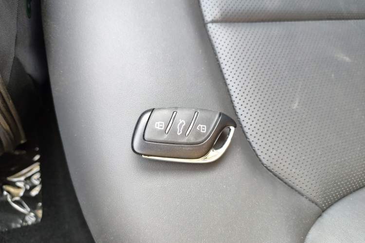 Used Roewe i6 MAX New Energy 2023 EV 420 Skyroof Special Edition
