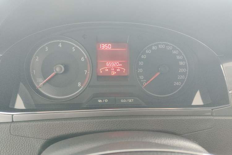 Used Volkswagen Santana 2016 1.6L Manual Comfort Edition
