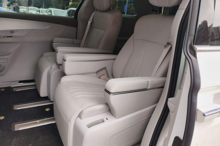 Used Roewe iMAX8 New Energy 2025 1.5T DMH Lu Zun Deluxe Edition
