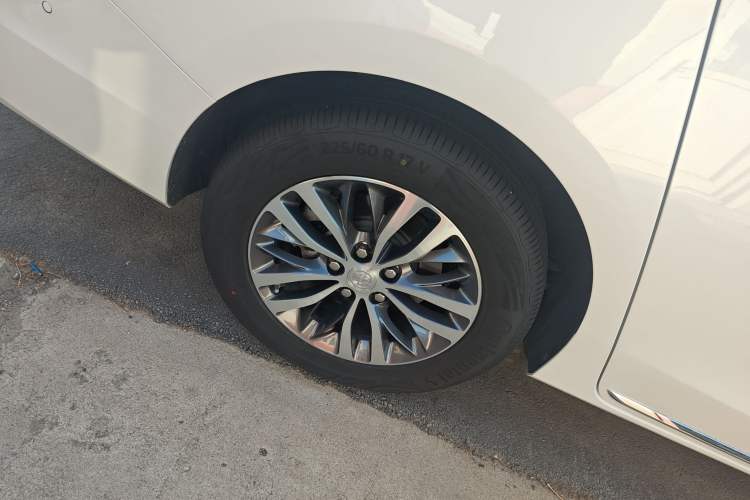 Used Buick GL8 2023 ES Lu Zun Deluxe and Yue Edition
