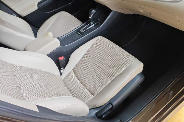 Used Honda Jade 2017 1.8L automatic Comfort version 5 seats
