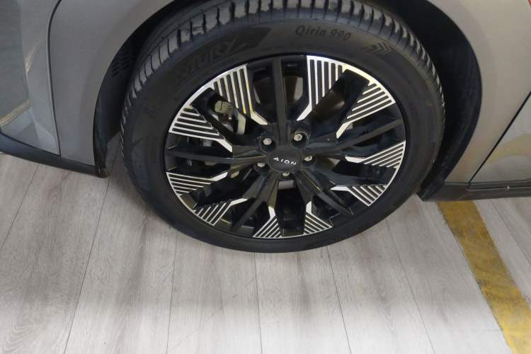 Used AION Y 2022 70 Tech Edition Lithium Iron Phosphate
