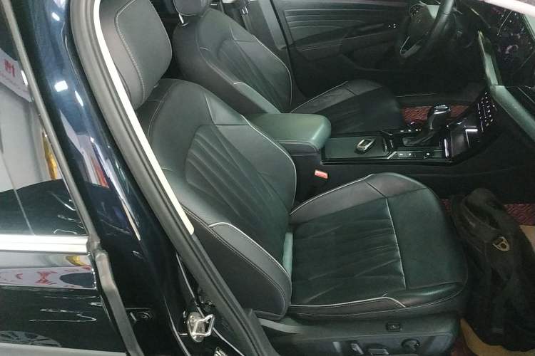 Used Volkswagen Passat 2023 Facelift 330TSI Prestige Edition
