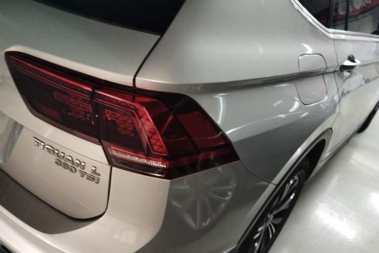 Used Volkswagen Tiguan L 2018 380TSI Automatic All-Wheel Drive Luxury Edition