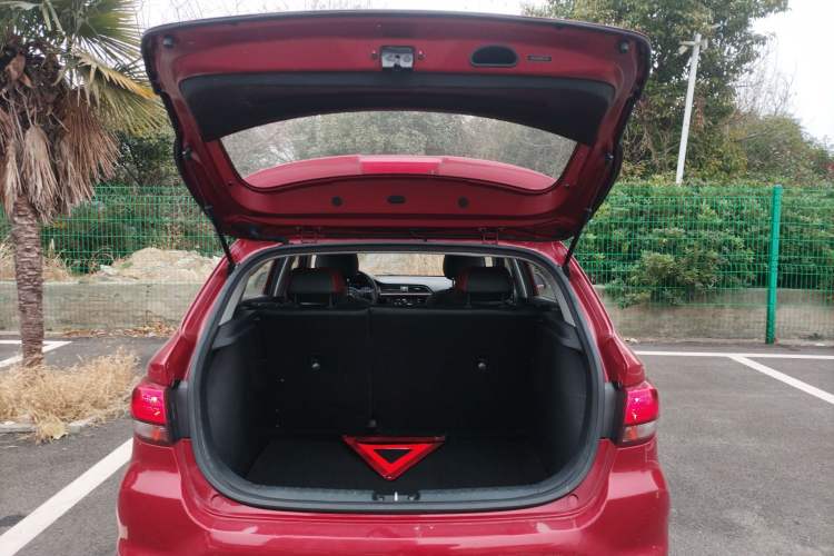 Used Kia KX Cross 2017 1.4L AT GLS