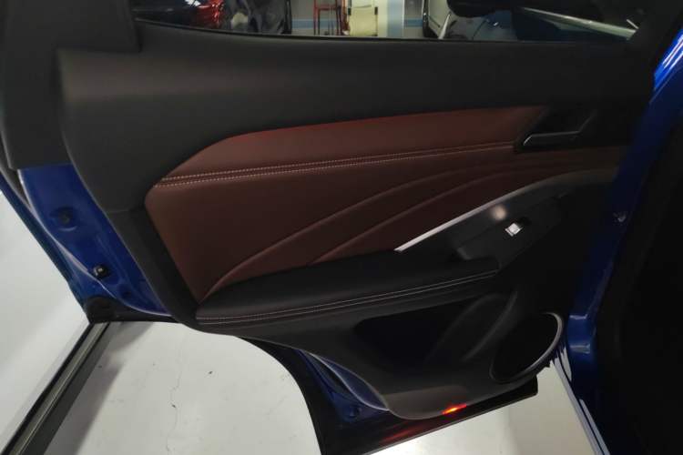 Used Wey VV6 2018 2.0T Two-Wheel-Drive Ultra-Luxury Version China V Standard
