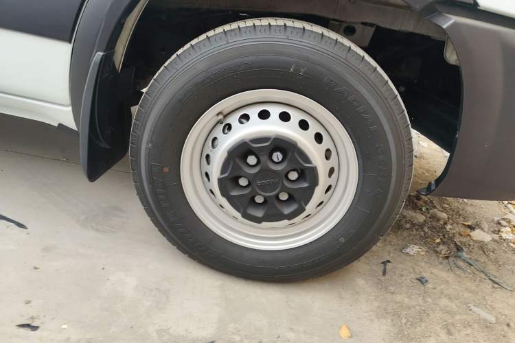 Used Iveco Eurocargo 2021 2.0T Manual Super Rui Short Wheelbase Low-Roof Manual Door F1A
