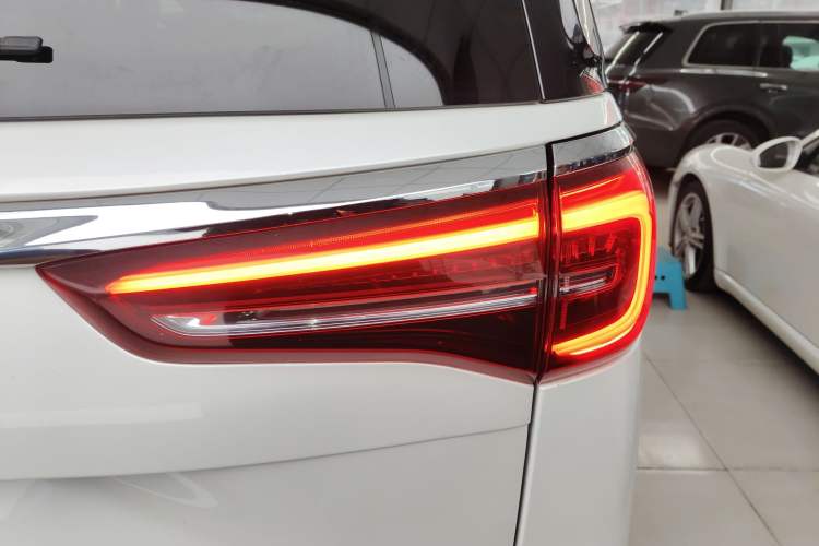 Used Buick GL8 2021 ES Landtrek 653T Smart Luxury Model
