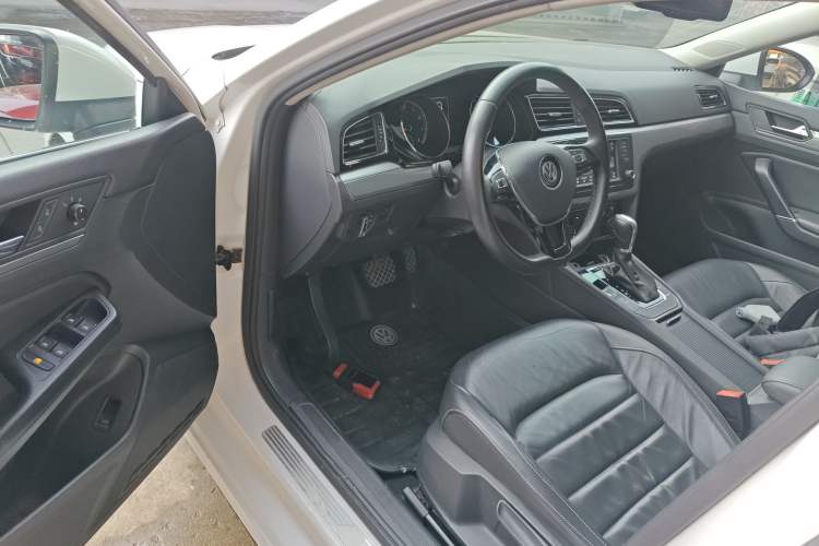 Used Volkswagen Lamando 2015 280TSI DSG Comfort Edition
