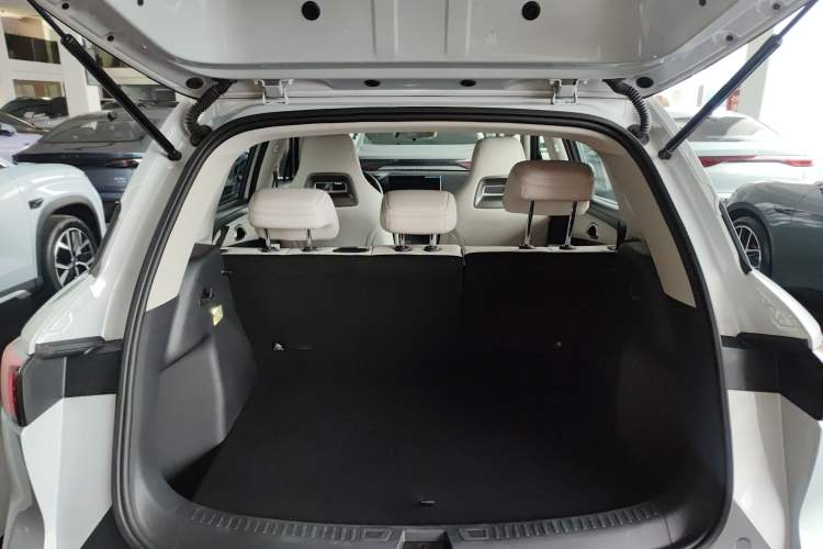 Used BYD Yuan UP 2025 Intelligent Driving Version 401 km Leading Edition