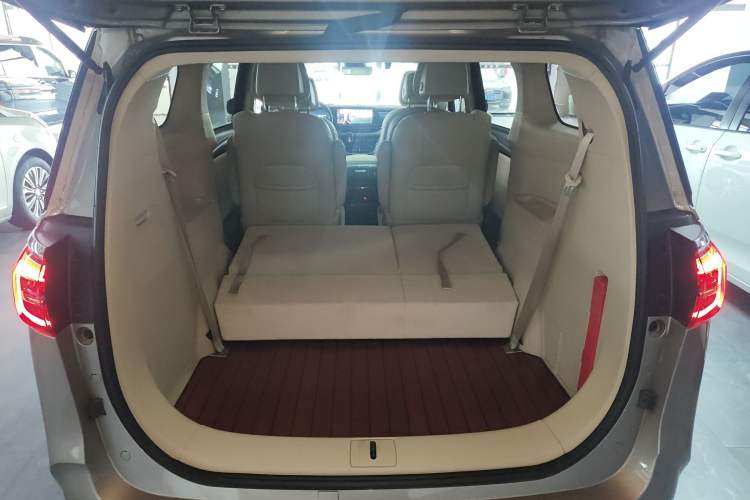 Used Buick GL8 2023 ES Lu Zun Deluxe Model
