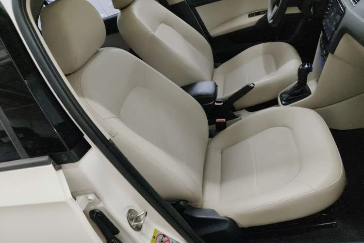 Used Skoda Rapid 2015 1.6L Automatic Smart Selection Model