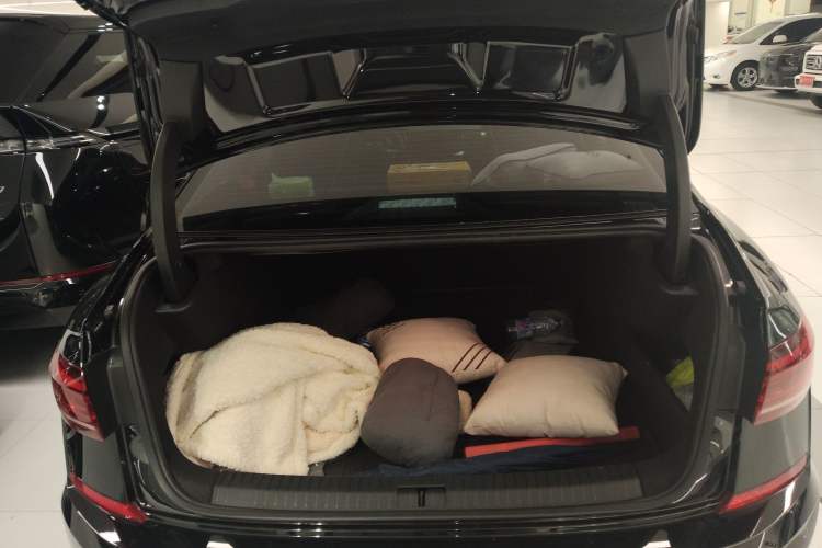 Used Volkswagen Passat 2024 380TSI Starry Luxury Edition
