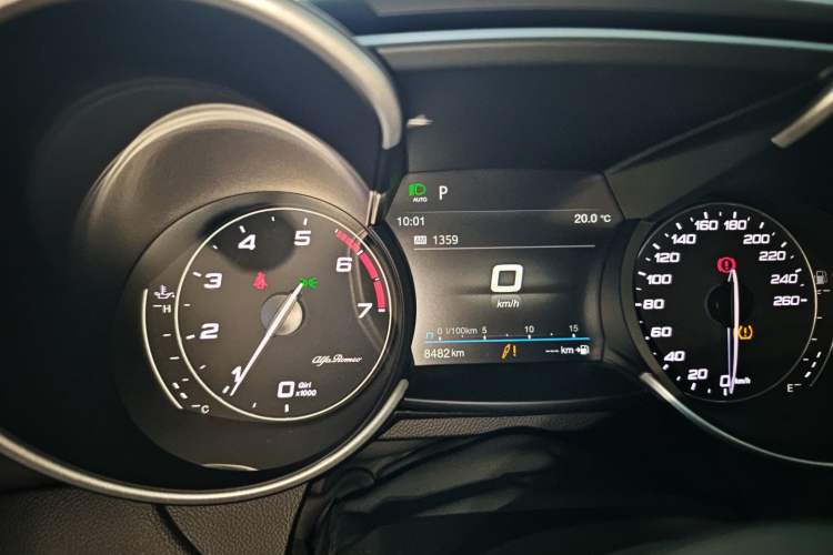 Used Alfa Romeo Giulia 2022 2.0T 280HP Veloce Track Edition
