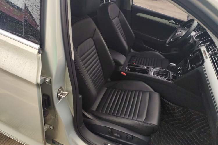 Used Volkswagen Magotan 2019 330TSI DSG Leading Edition China V Standard
