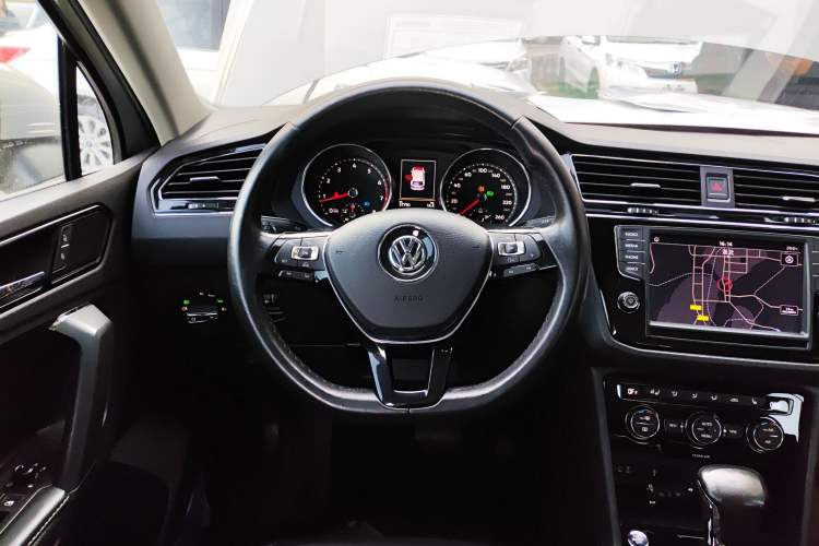 Used Volkswagen Tiguan L 2018 330TSI Automatic Two-Wheel Drive Luxury Edition
