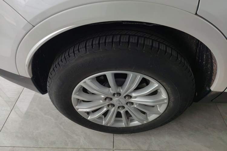 Used Cadillac XT5 2018 25T Tech Model
