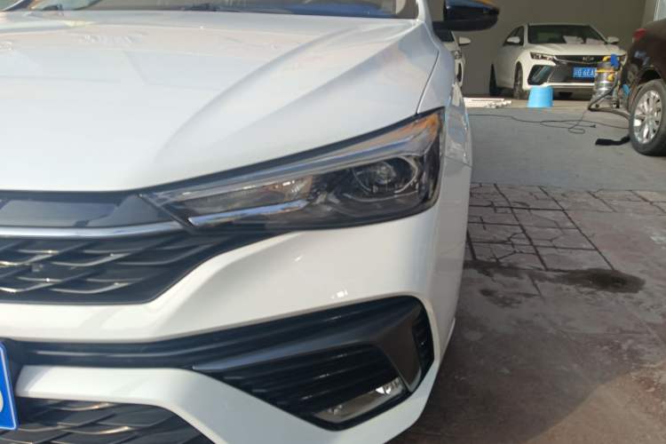 Used Roewe i5 2021 1.5L CVT Platinum Edition
