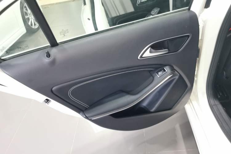 Used Mercedes-Benz A-Class 2015 A 200 Fashion Model
