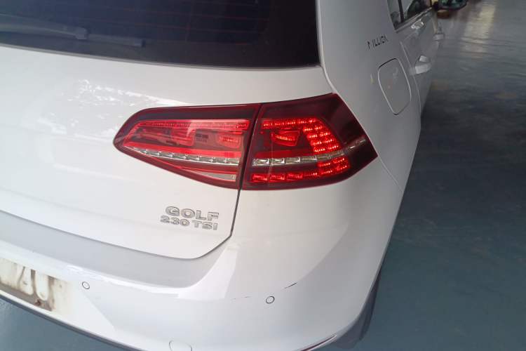 Used Volkswagen Golf 2017 230TSI Automatic Comfort Edition – Celebrating Milestone of One Million Units
