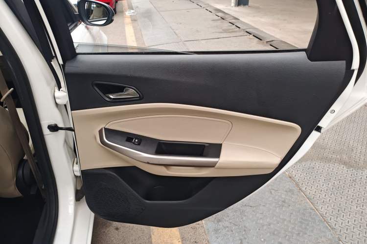 Used Ford Escort 2015 1.5L Automatic Fashion Model
