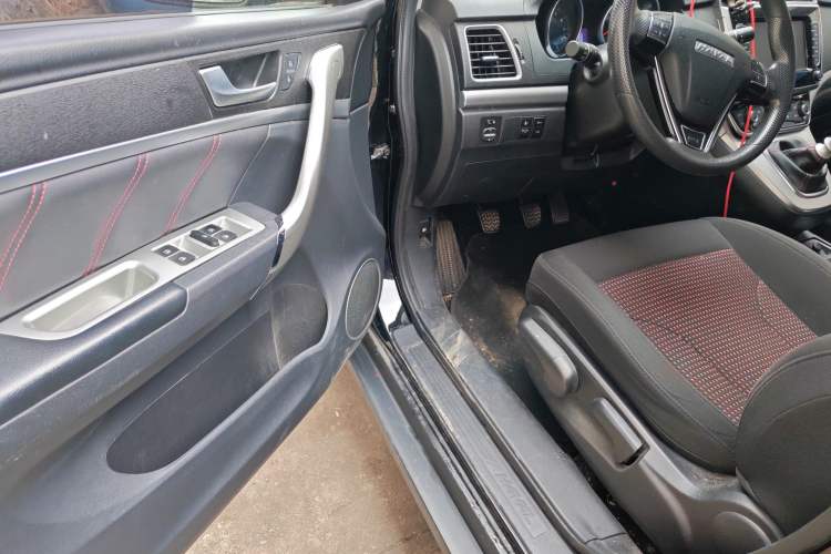 Used Haval M6 2019 1.5T Manual Two-Wheel Drive Urban Version China VI Standard