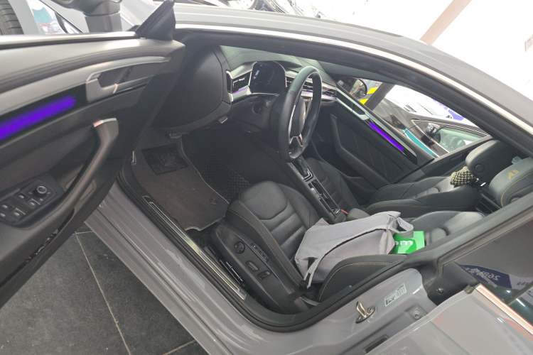 Used Volkswagen FAW-Volkswagen CC 2023 380TSI Striking Edition
