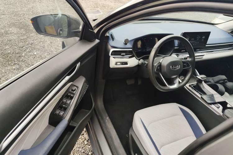 Used Geely Auto Emgrand 2022 4th Generation 1.5L CVT Flagship Model
