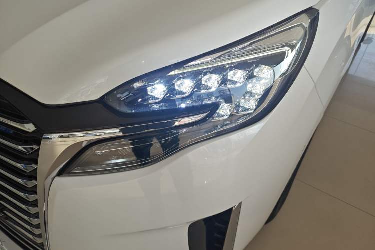 Used Buick GL8 2023 ES Lu Zun Deluxe Model
