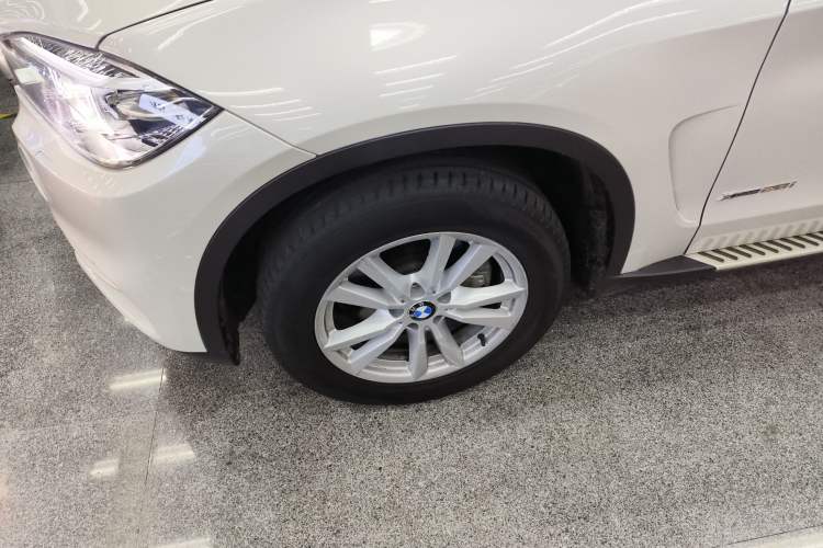 Used BMW X5 2015 xDrive28i
