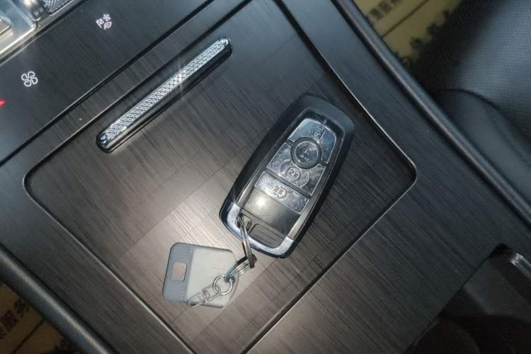 Used Lincoln Corsair 2024 2.0T Two-Wheel-Drive Luxury Edition