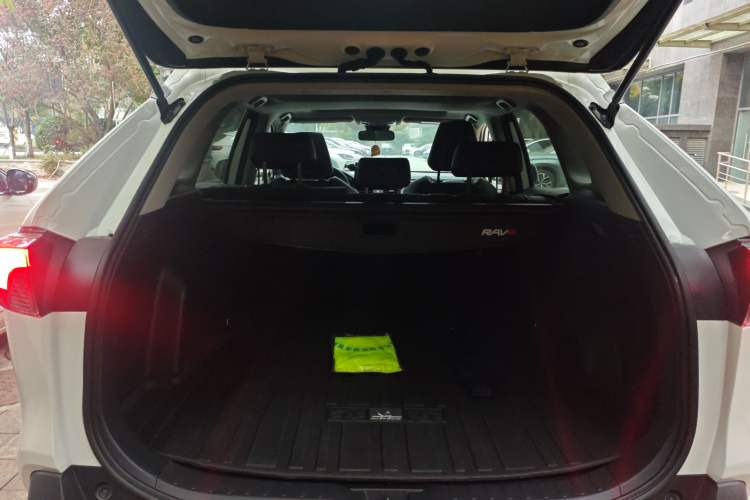 Used Toyota RAV4 2020 2.0L CVT 4x4 Style PLUS Edition
