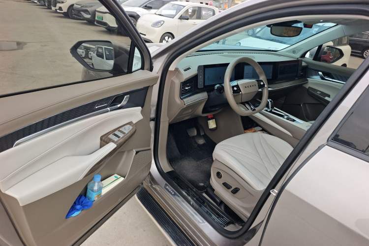 Used Roewe RX9 2023 2.0T Two-Wheel Drive Enjoyment Version
