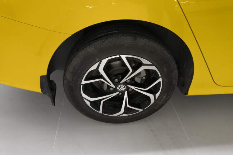 Used MG 5 2021 180 DVVT Manual Youth Luxury Edition
