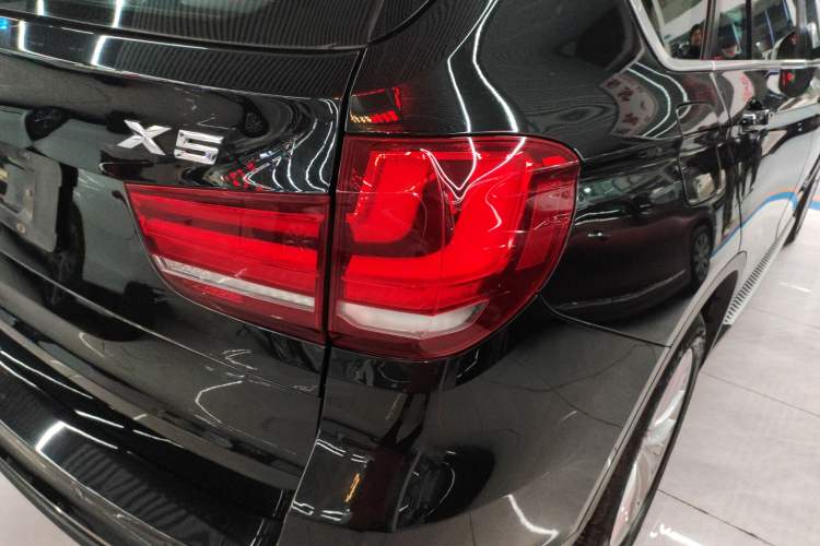 Used BMW X5 2015 xDrive28i
