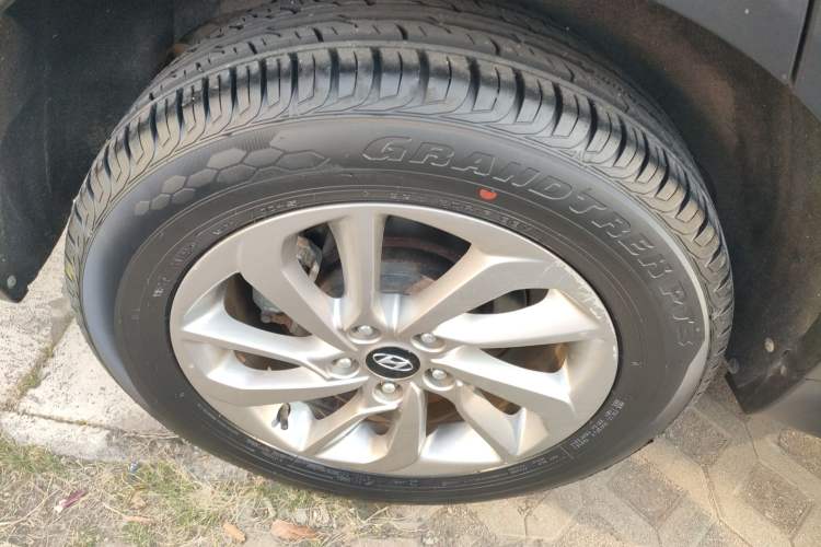 Used Hyundai Tucson 2015 1.6T Dual-Clutch Two-Wheel-Drive Smart Model
