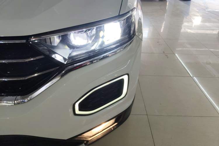 Used Volkswagen T-ROC 2021 280TSI DSG Two-Wheel Drive Comfort Connect Edition
