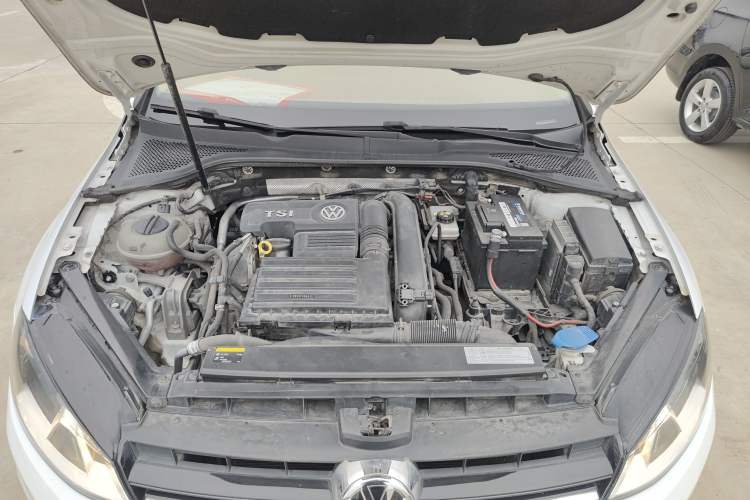 Used Volkswagen Golf 2015 1.4TSI Automatic Comfort Model
