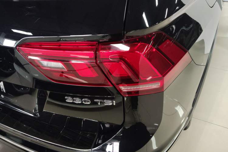 Used Volkswagen Tiguan L 2021 330TSI Automatic Two-Wheel Drive R-Line Enhanced Edition
