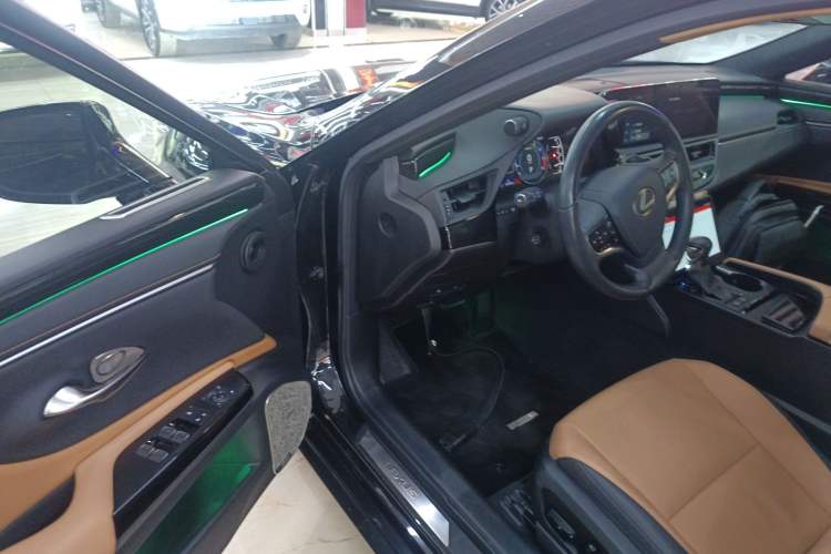 Used Lexus ES 2022 200 Excellence Edition
