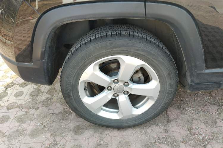 Used  Compass 2017 200T Automatic Family Edition