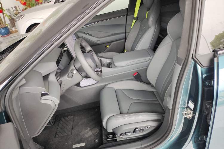 Used XPeng P7 2025 Model—702 Long Range Ultra
