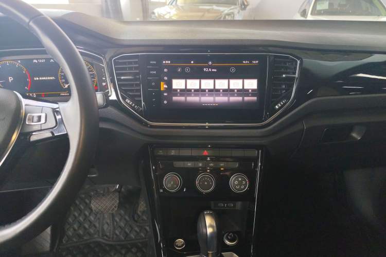 Used Volkswagen T-ROC 2021 280TSI DSG Two-Wheel Drive Comfort Connect Edition