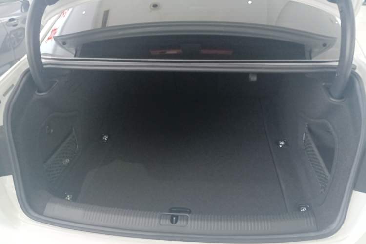 Used Audi A4L 2022 40 TFSI Luxury Dynamic Model
