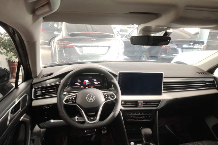 Used Volkswagen Tiguan L 2023 330TSI Automatic Two-Wheel Drive R-Line Enjoyment Edition
