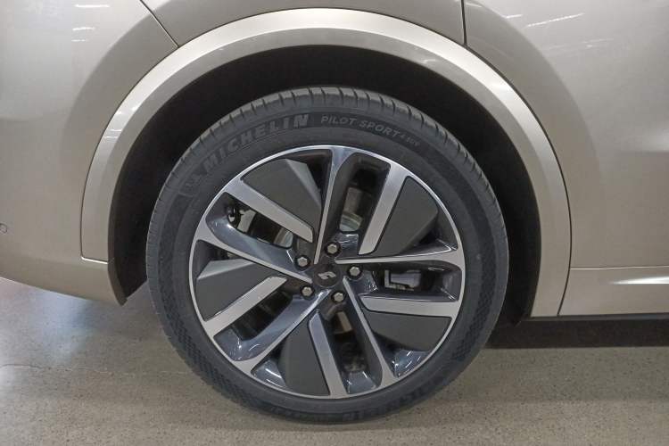 Used Li Auto L9 2022 Max model
